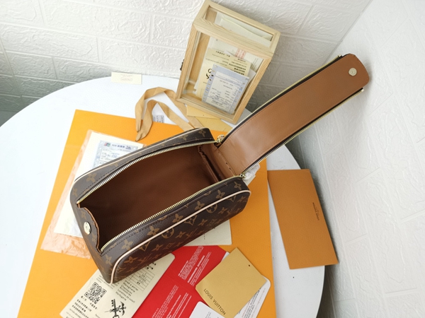 ルイヴィトンバッグ着用イメージ